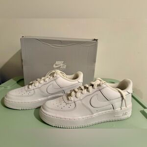 Nike Air Force 1 LE (GS) Boys 6.5 youth. Brand New/Never Worn